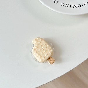 Detail der 3D Mini-Eiscreme Handyhalterung mit cremiger Textur und klarer Basis