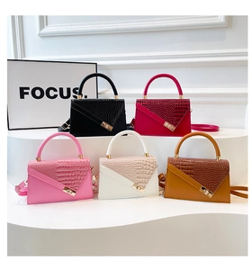Détails des sacs à main à motif pierre en cinq couleurs avec boucles dorées chic