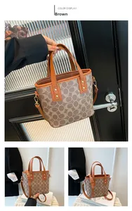 Detailansicht der braunen Canvas-Beuteltasche mit Vintage-Muster und Lederband
