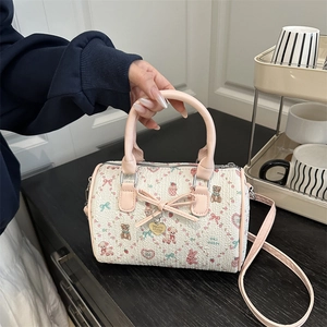 Sac Boston Kawaii Imprimé Ours Pour Femmes En Cuir PU Décor Nœud Doux Sac À Main Cylindrique Bandoulière
