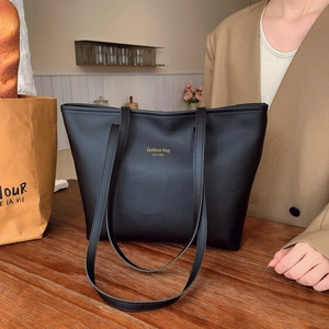 Women Large Capacity Tote Bag PU Leather Fashion Printed Shoulder Handbag Vintage Casual Commuter Underarm Bag