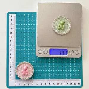 3D bear phone grip with rhinestones and leather texture, weight 14.4g on scale
