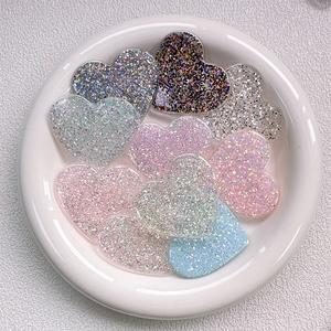 Support de téléphone extensible en forme de cœur avec paillettes colorées en résine