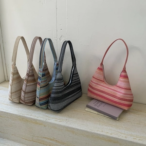 Women Striped Woven Straw Shoulder Bag Large Capacity Hobo Tote For Casual Vacation Beach Style Simple Zipper Closure