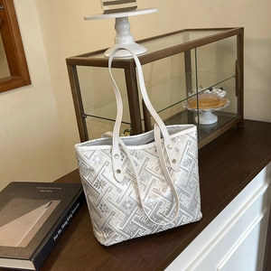 New Chinese style tote bag with silver floral jacquard pattern and leather handles