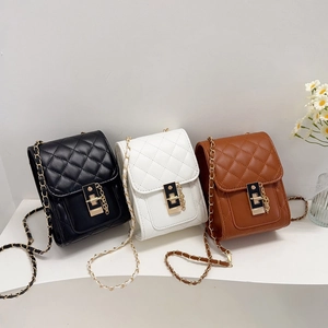 Women Quilted PU Leather Small Crossbody Bag With Metal Chain Strap And Lock Closure Chic Cell Phone Bag Retro Style