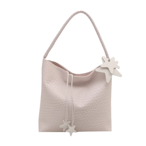 Pink woven tote bag with star charms, stylish bucket shoulder bag for women’s commute