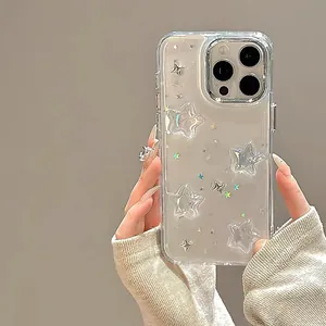 Detail der klaren iPhone Hülle mit 3D Sternmuster und funkelndem Regenbogen-Glitzer