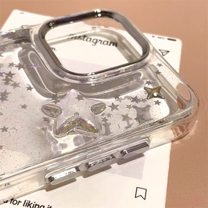 Nahaufnahme der Glitzerstern-Hülle mit 3D-Irisstern und verchromtem Kameraschutz