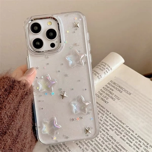 Detailansicht der iPhone Hülle mit 3D Sternen und Silberglitzer auf transparentem TPU