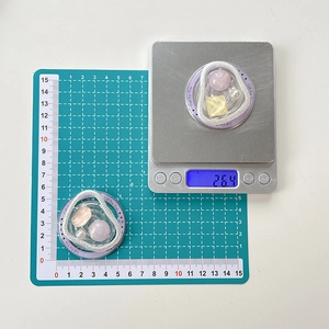 Magnetic retractable phone grip with pink resin gems and pearls, 5.5cm diameter size