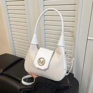 White woven texture shoulder bag with large capacity and stylish metal M logo detail