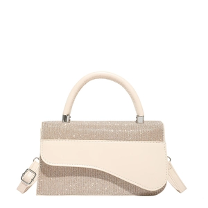 Sac carré chic beige et champagne avec rabat asymétrique et détails scintillants