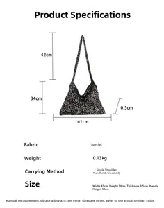 Guide des tailles du sac cabas à paillettes : largeur 41 cm et hauteur 34 cm
