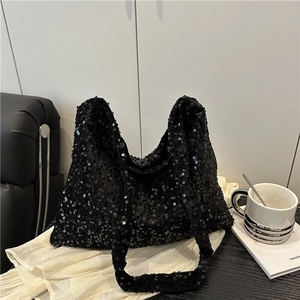 Sac fourre-tout chic en paillettes noires pour femmes avec finition brillante élégante