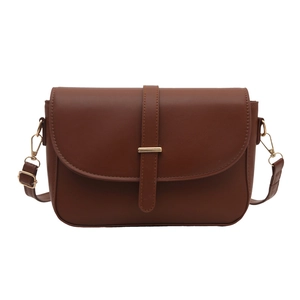 Borsa a sella vintage marrone scuro con fibbia dorata e dettaglio cintura in pelle