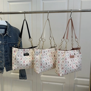 Sac Cabas Imprimé Ours Dessin Animé Femmes Grande Capacité Tissu Matelassé Sac À Épaule Avec Chaîne Métallique Pour Filles