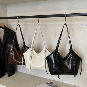 Women Glossy Patent PU Leather Tote Bag Large Capacity Retro Wrinkled Shoulder Bag With Adjustable Buckle For Commute
