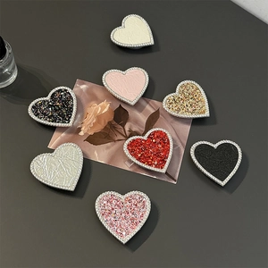 Heart Phone Grip Socket Sparkling Alloy Rhinestone Inlaid Glitter Sequins Collapsible Desktop Stand For Girls Women