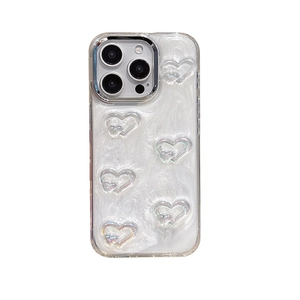Custodia iPhone perla bianca con motivi a cuore 3D iridescenti e bordo fotocamera in metallo