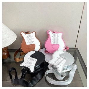 Sac bandoulière créatif en forme de guitare pour femme avec large bandoulière