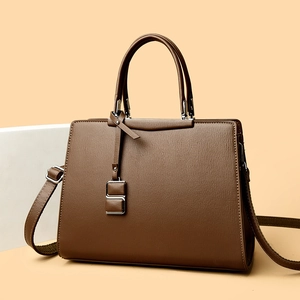 Borsa tote in pelle marrone scuro con doppi manici e tracolla in pelle rimovibile