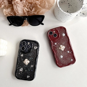 Coque iPhone luxe avec bords ondulés, finition pailletée et fleur de perle 3D chic
