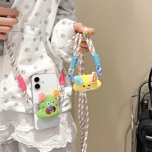 Cordon de téléphone croisé tissé coloré avec d'adorables pendentifs chiots en peluche