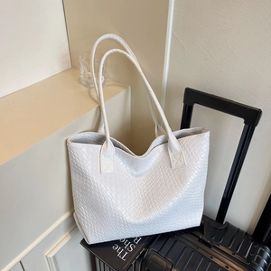White woven leather tote bag with large capacity for travel and daily commuting fashion
