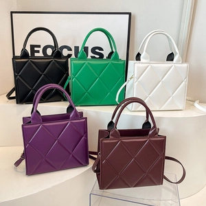 Sac À Main Femmes Cuir PU Matelassé Carré Fourre-Tout Bandoulière Sac Épaule Mode Simple Quotidien Streetwear Style Couleur Unie