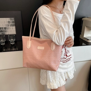 Pink woven tote bag for women with large capacity shoulder straps for casual work use