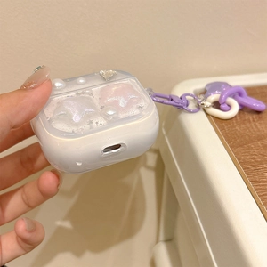 Detail of glitter starry earphone case for Airpods with purple hook and chain