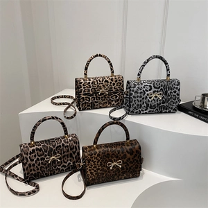 Leopard Print Shoulder Bag PU Leather Golden Bow Buckle Chic Flap Handbag For Women Vintage Street Style
