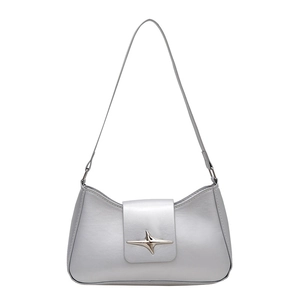 Sac baguette argenté métallisé avec boucle étoile Y2K et bandoulière minimaliste moderne