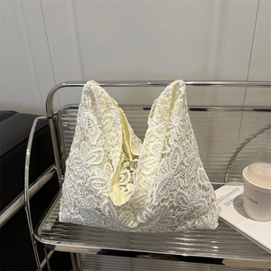 Sac fourre-tout élégant en dentelle florale blanche avec doublure jaune pâle rétro
