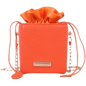 Mini sac boîte orange à motif litchi avec chaîne dorée et fermeture à cordon