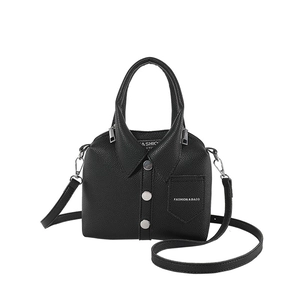 Borsa a mano alla moda in pelle martellata nera con design creativo a colletto e bottoni metallo