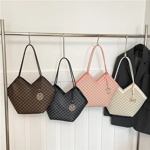 Minimalist large tote bags with M-pattern jacquard in four colors for office commuting