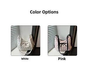 Détails des sacs fourre-tout texturés blanc et rose avec nœuds et pendentifs cœurs