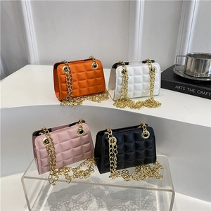 Women's Mini Quilted PU Leather Crossbody Bag Fashion Gold Chain Small Square Shoulder Bag For Daily Streetwear Party Gift