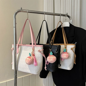 Quilted Tote Bag Women PU Leather Large Capacity Shoulder Handbag With Peach Plush Pendant For Office Casual Commute