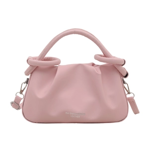 Borsa a mano plissettata rosa con manico a nodo rotondo e anelli per tracolla laterali