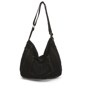 Grand sac messager en toile noire délavée avec surpiqûres blanches et bandoulière réglable