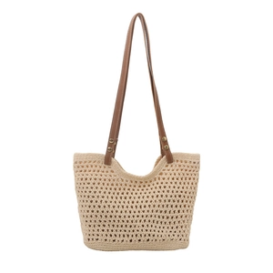 Borsa tote estiva in maglia traforata con cinturini in pelle marrone per la spiaggia