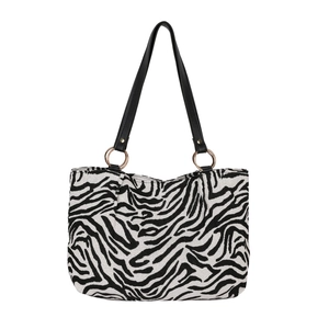 Borsa tote alla moda con motivo zebrato, tracolla nera e dettagli dorati
