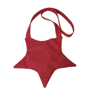 Sac bandoulière chic en forme d'étoile rouge avec coutures et bandoulière