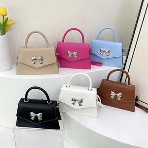 Borsa A Spalla Da Donna Pelle Pu Decorazione Fiocco In Metallo Manico Superiore Borsa A Mano Moda Tracolla Elegante Dolce Quotidiana