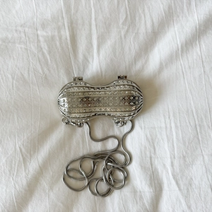 Sac Bandoulière Unique en Forme d'Arachide avec Strass pour Femmes Chaîne Or Argent Luxe Pochette de Soirée Mini Sac