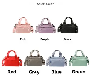 Sacs à bandoulière compacts en nylon disponibles en sept couleurs avec sangles amovibles
