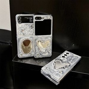 Custodia Samsung Z Flip argento perlato con specchio a cuore e strass incastonati